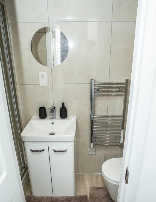 Aylesbury Apartment 1 With Free Parking Εξωτερικό φωτογραφία