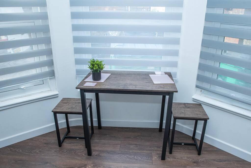 Aylesbury Apartment 1 With Free Parking Εξωτερικό φωτογραφία